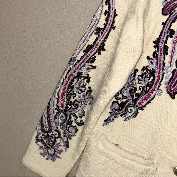 Embroidered White and Purple paisley tapestry Jacket with silver buttons - Picture 5 of 5